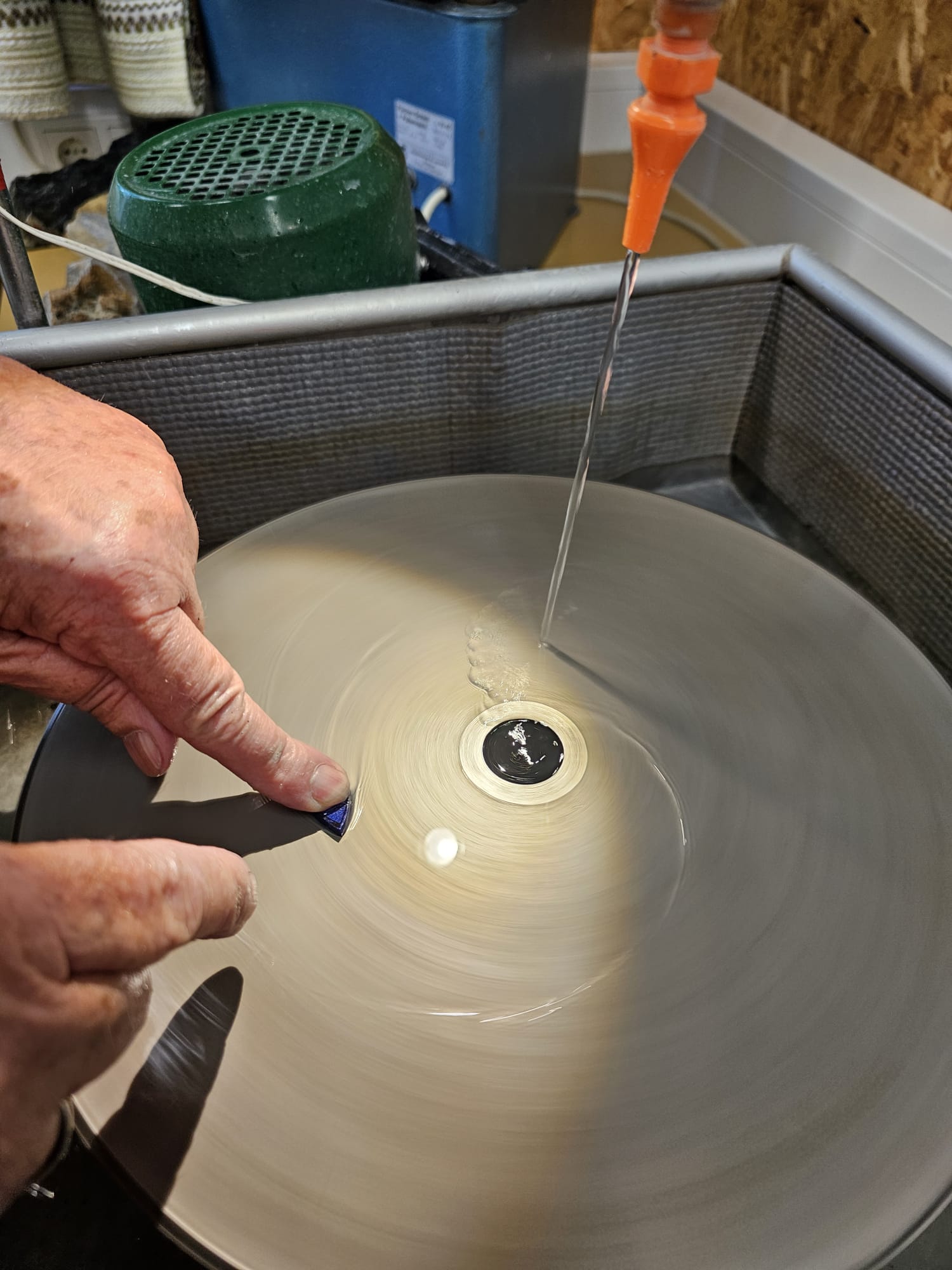 Schleifen von Steinen 3